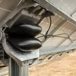 Sunfolding 太阳能跟踪器可适应不平坦的地形