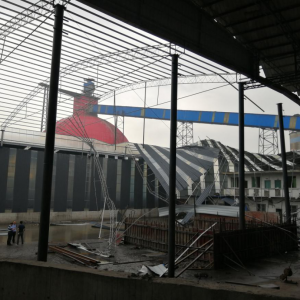 峨眉山市某公司搭建罩棚失稳坍塌！结构体系不合理？